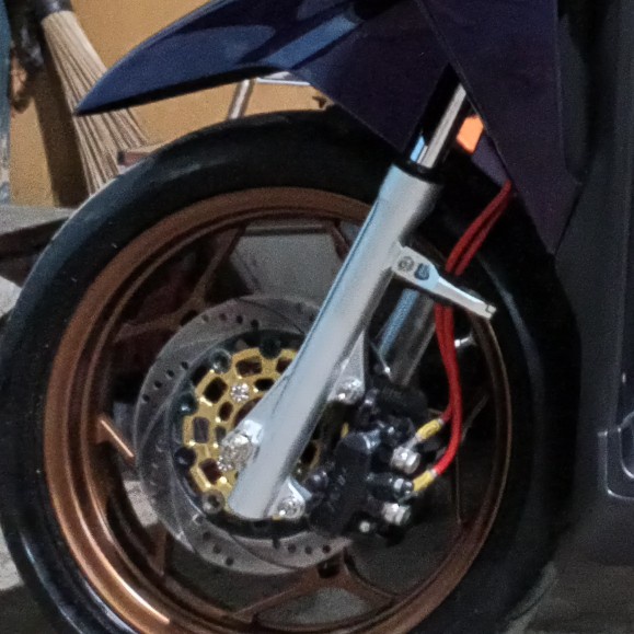 BRACKET KALIPER PCX 3 PISTON