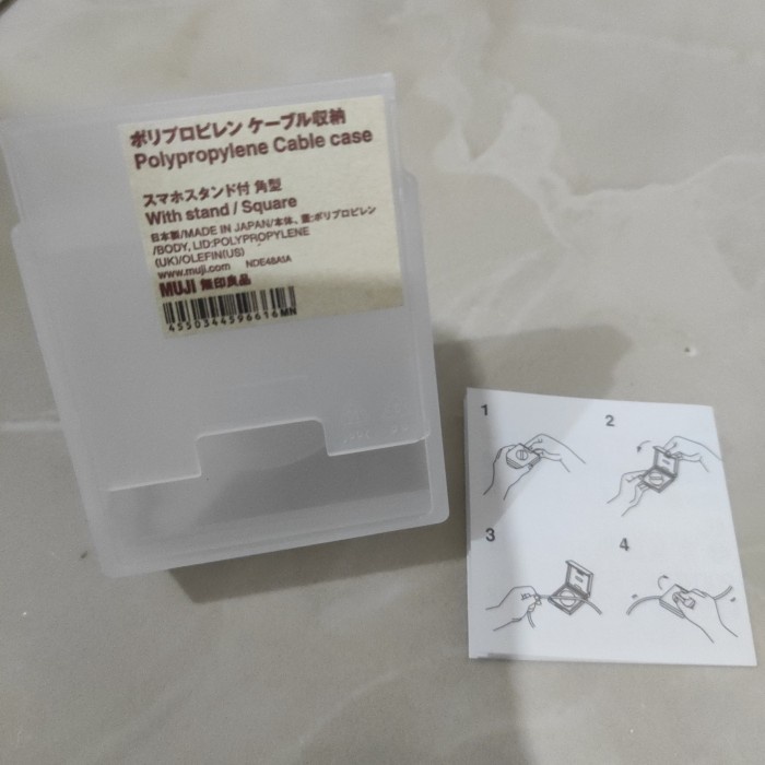 

muji cable case transparant