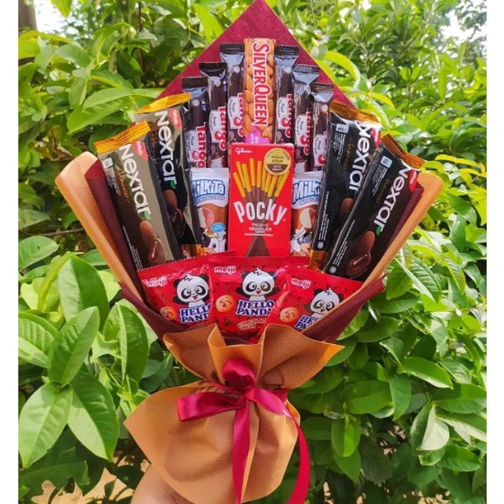 

Terbaru dan terlaris (S) Buket MARUN GOLD COWO KEREN SILVERQUEEN MINI/paket/bingkisan Snack Ulang Tahun/Ultah/ Wisuda/Kado/Hadiah Pacar/sahabat/Sidang skripsi/seminar/santunan anak yatim 