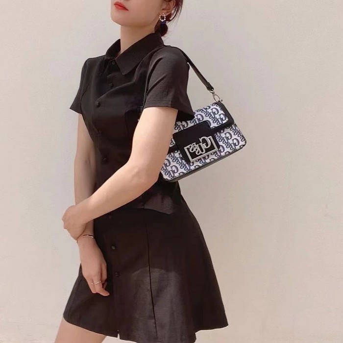 HOT SALE TAS WANITA GUESS BAGUETTE BAG ORIGINAL BRANDED STORE TERBARU CL090 TERLARIS