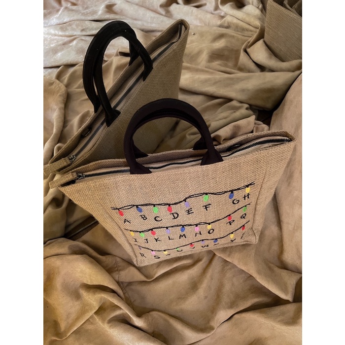 PROMO ALPHABET TOTE BAG SERIES - TAS WANITA KARUNG GONI CUSTOM BORDIR TERBARU