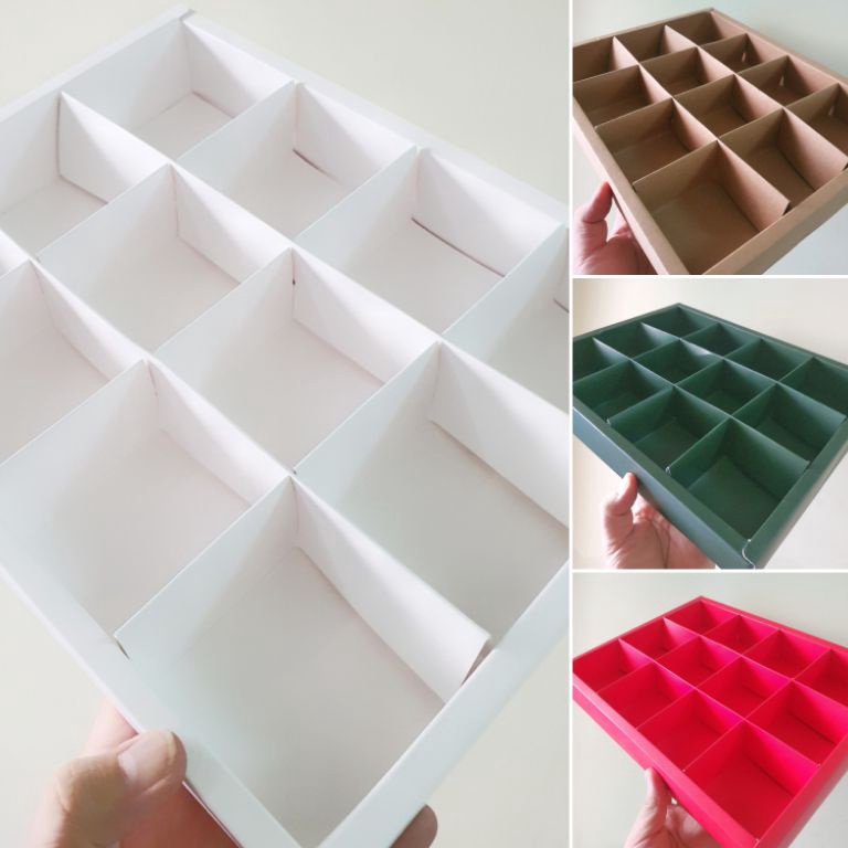 

Terbaru.. Dus mika polos sekat 12 uk. 7.3x7.3x4.5 cm ( 1 pack isi 5 pcs dus ) DLB