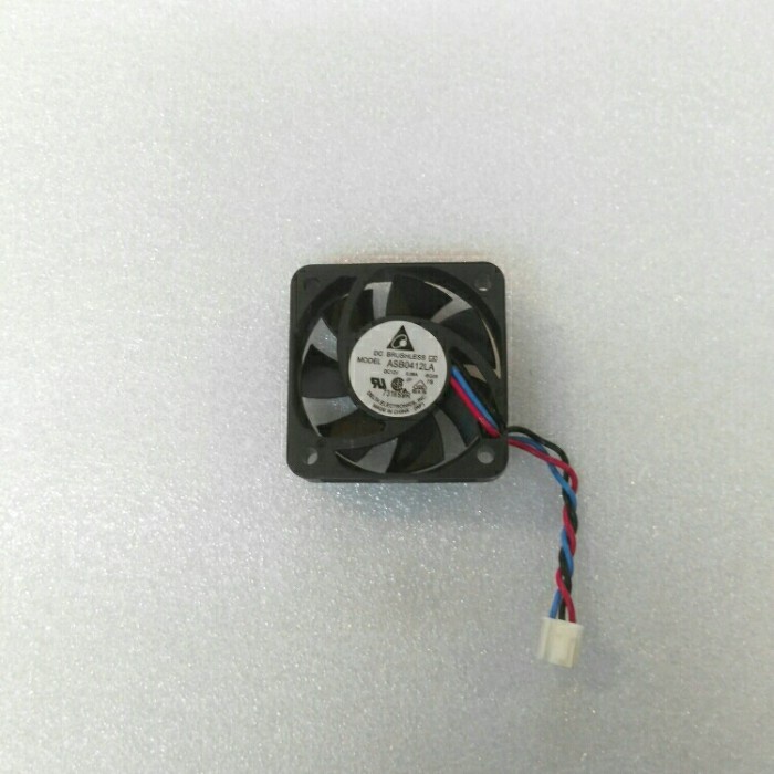 Fan DC 12v 4cm merk Delta 3 kabel