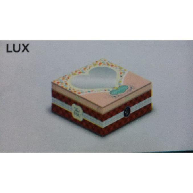 

6,6 Dus Kotak Box Kue Tart Dgn Mika Kaca Ukuran 22X22Cx10 1 Pak Isi 10 Lbr