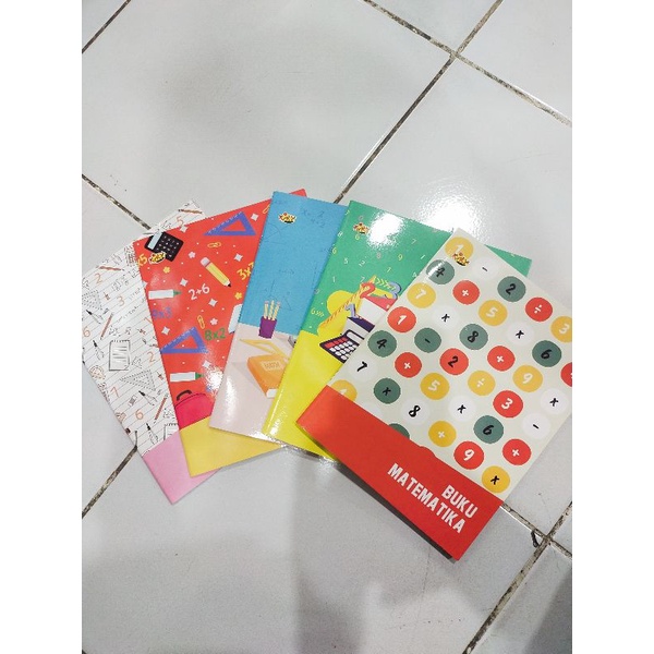 

Buku Tulis Kiky 38 lembar Matematika (1Pack isi 10 buku)