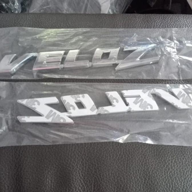 ___] logo emblem avanza veloz