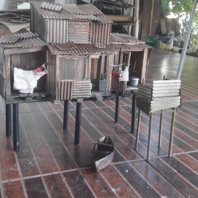 Diorama Miniatur Rumah Pinggir Kali Plus Jamban