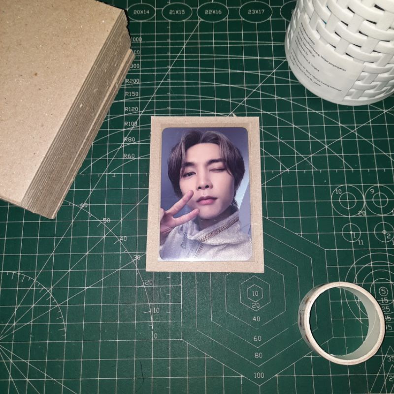 

[20 pcs] UKURAN A7 GREY BOARD / KARTON BOARD PACKING PHOTOCARD KPOP NO. 30 UKURAN 7 X 10 CM