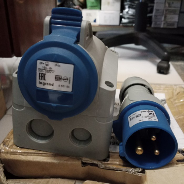 Stop Kontak 3 Kaki 1 Phase 16 A Surface Mounting Legrand