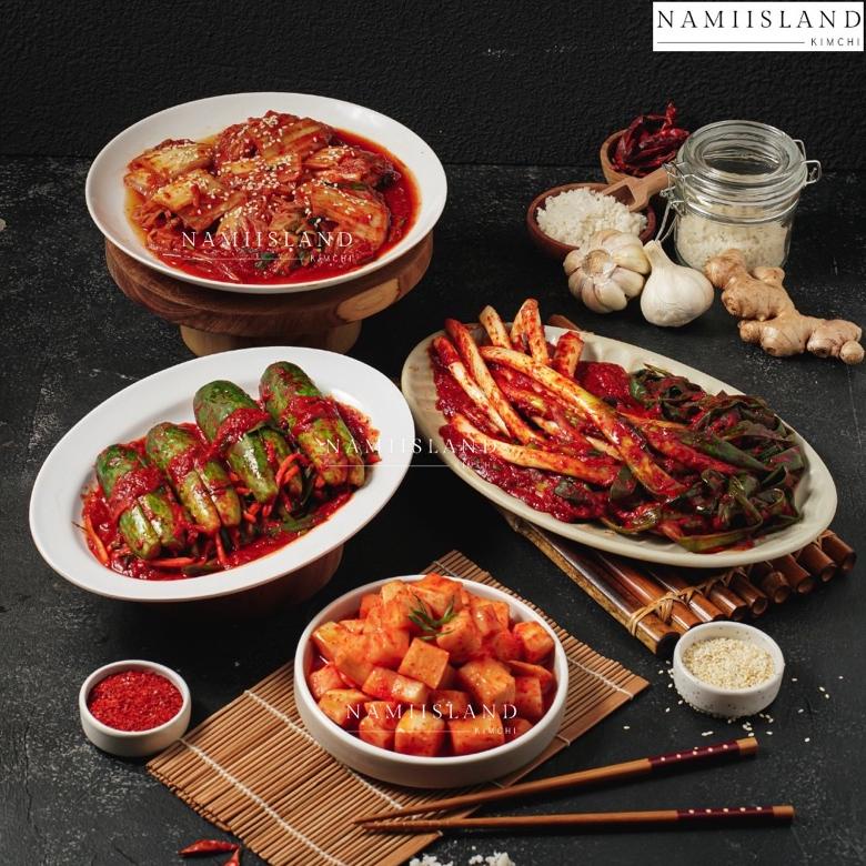 

12.12 MALL PAKET MIX 4 KIMCHI 1kg (Kimchi Sawi, Lobak, Timun, Daun Bawang)
