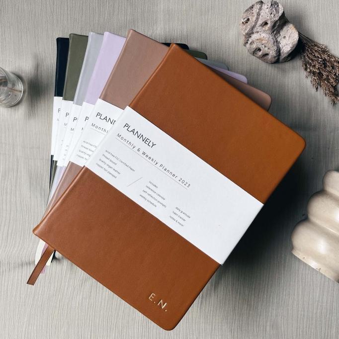 

Plannely Weekly & Monthly Planner 2023