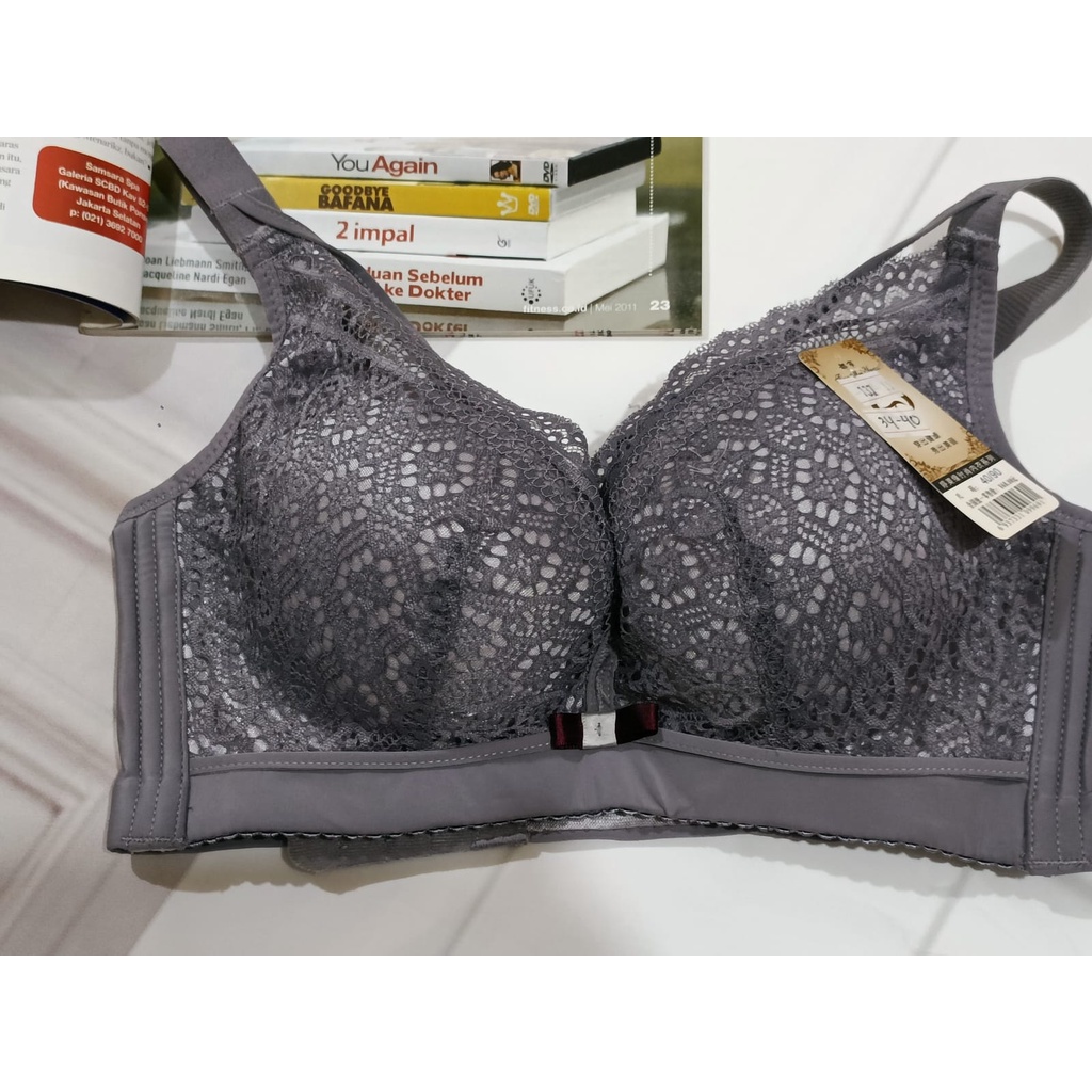 BRA / BH WANITA 137 ADA KAWAT BUSA SEDANG SIZE 34-40