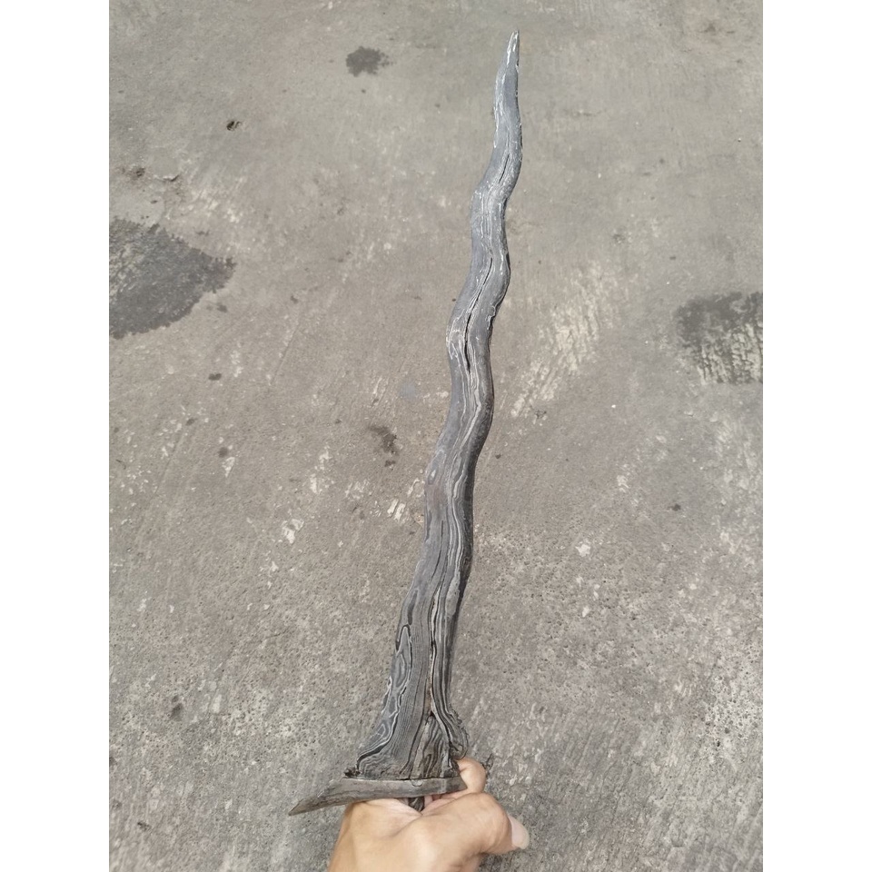 Keris Pamengkang Jagad Luk 9