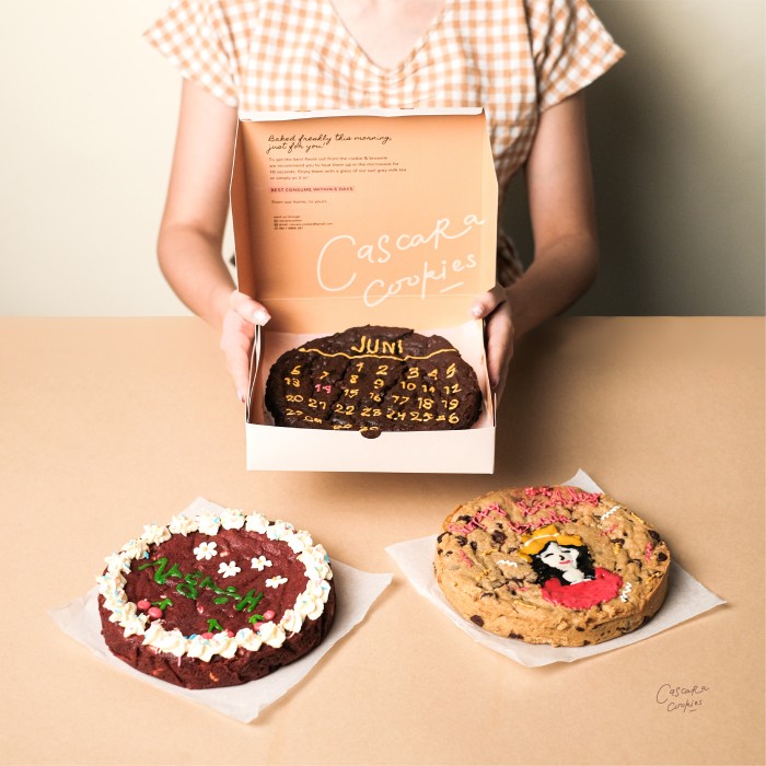 

Custom Giant Cookie Cake / Kue Cookies