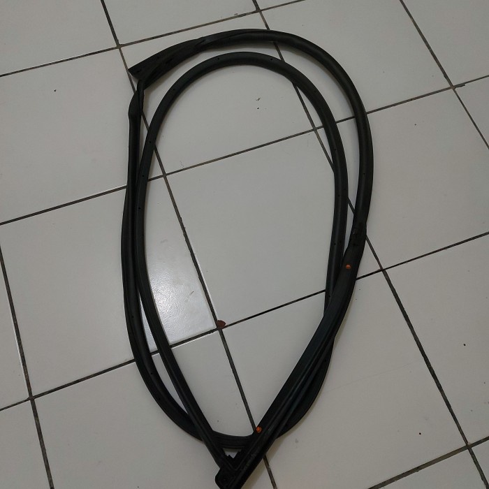 Terlaris Karet Balon Pintu Tengah Mobil Avanza Xenia Original Hrg