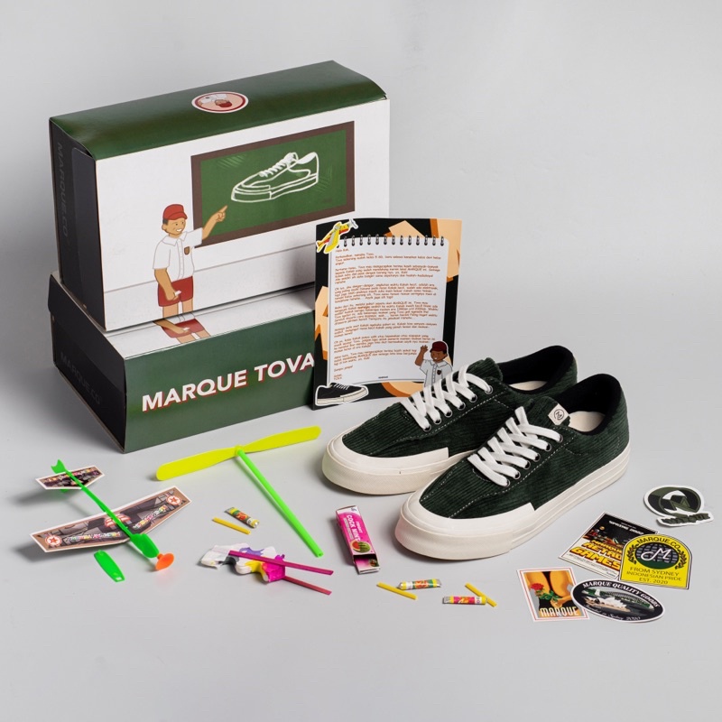 MARQUE.CO ‘Tova’ DARK GREEN Corduroy vol 3.0 - Sepatu Pria &amp; Wanita dengan Konsep Jadul Nostalgia 1990an! Bonus Mainan Jadul, dan Insole Super Empuk! Packaging Sneakers Paling Unik!