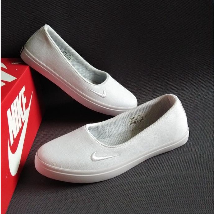SEPATU WANITA SLIP ON PUTIH POLOS_01/SEPATU PERAWAT/SEPATU KERJA