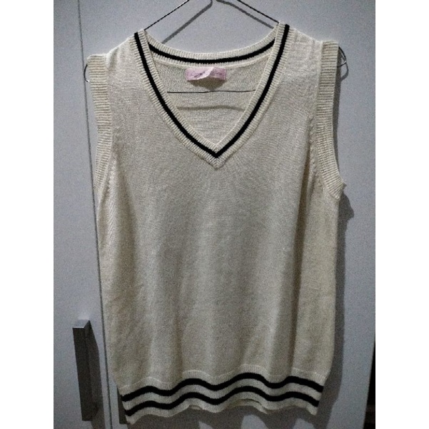 Vest academy bw preloved [FREE GIFT RANDOM]
