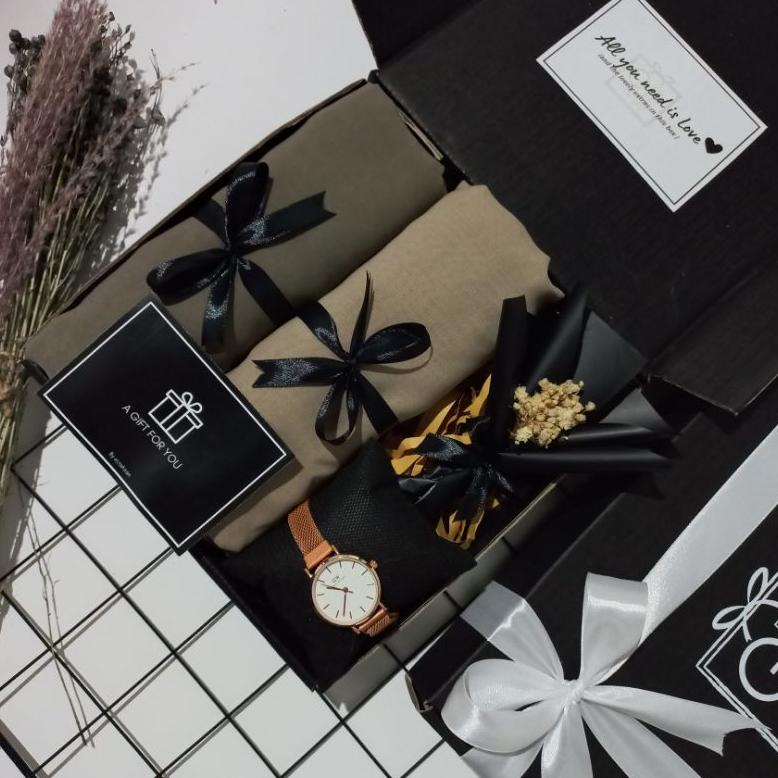 

Hampers Cewek Hampers Hijab Segiempat Gift Box Cewek Kado Ulang Tahun Hadiah Wisuda Promo Best Seller!