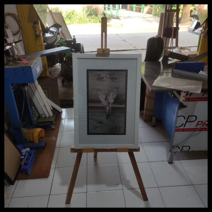 

Terlaris Standing Foto Kayu Standing Foto Wedding Besar Best Quality