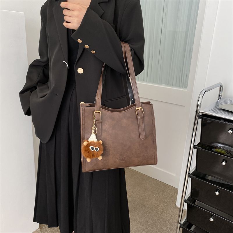 Sera musim gugur dan musim dingin retro tas berkapasitas besar 2023 tas wanita baru populer tas bahu komuter net red hot style tote bag