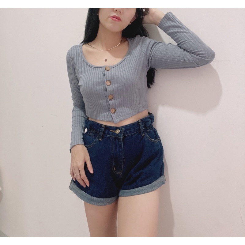 Croptop modelano kancing lengan panjang rib | Croptop rib button long slevee | korean fashion wanita | aquarius.boutique89