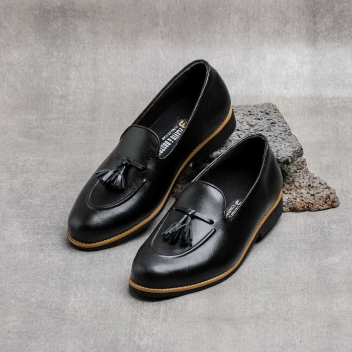 Terlaris Sepatu Kulit Pria Klasik Ori Loafer Tassel Slipon Style : Docmart