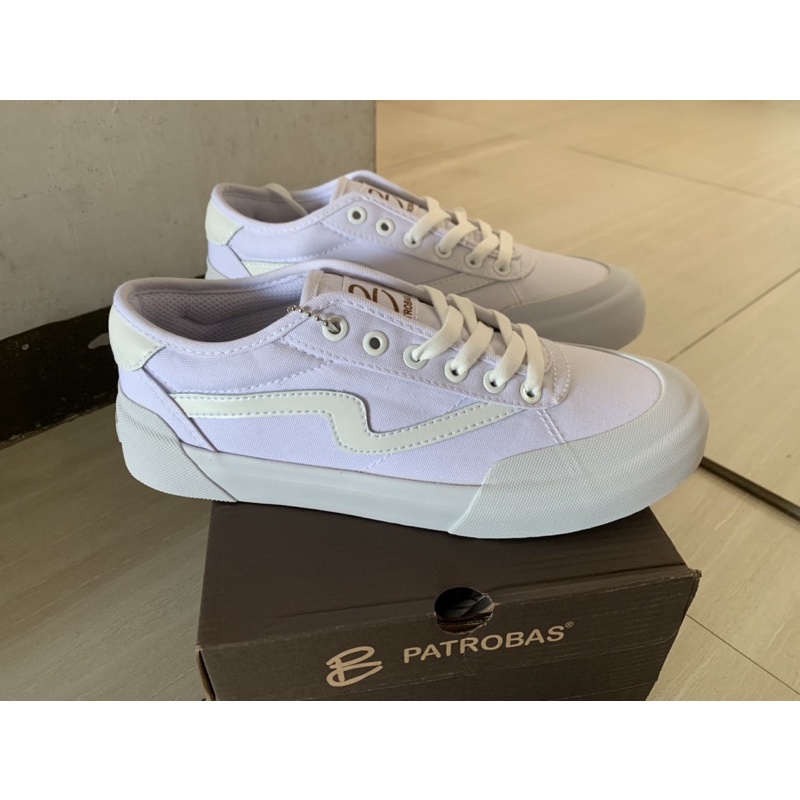 SEPATU PATROBAS NEW IVAL LOW TRIPLE WHITE UKURAN 39