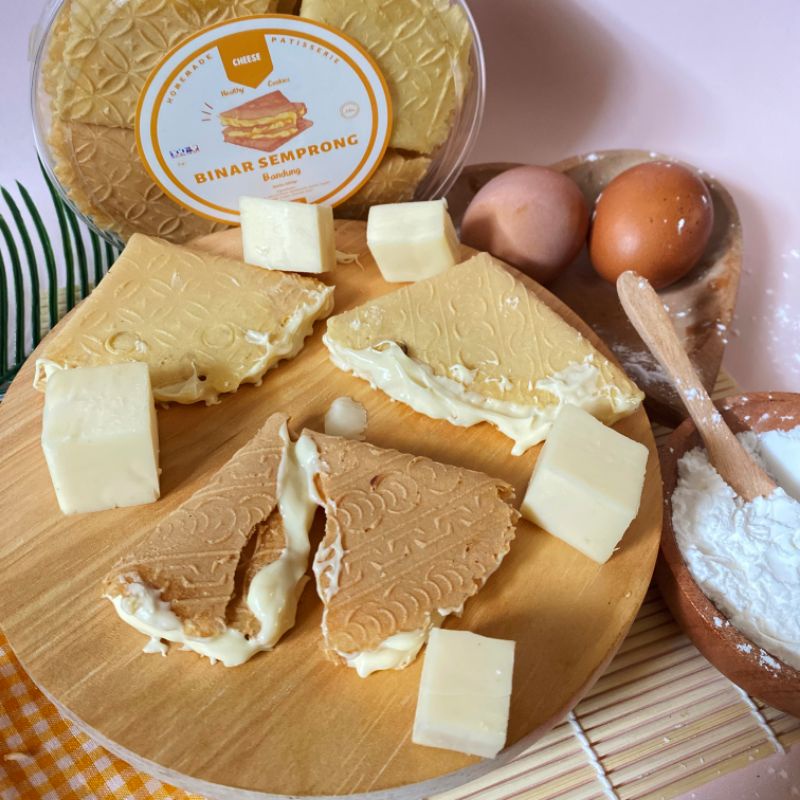 

Semprong Toping Keju (Cheese) - Binar Semprong Bandung