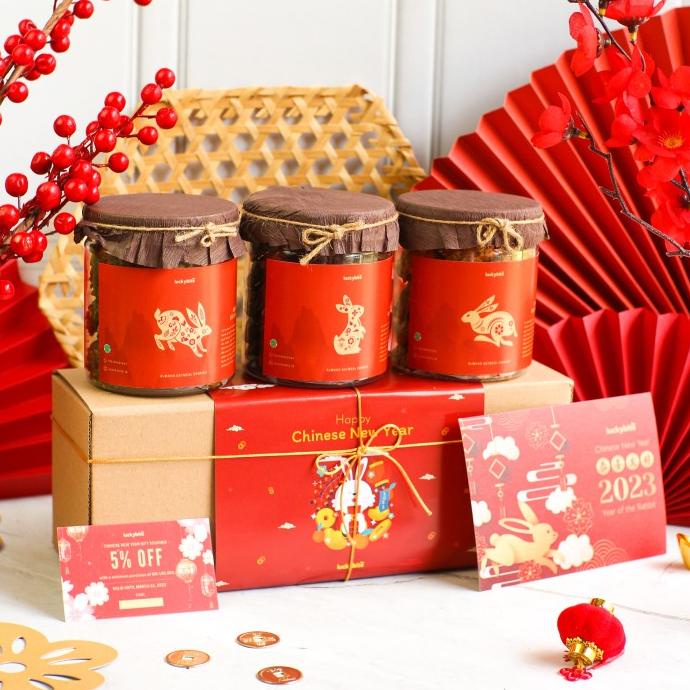 

Hampers Imlek / CNY Hampers - Cookies 3 Jar + FREE Greeting Card