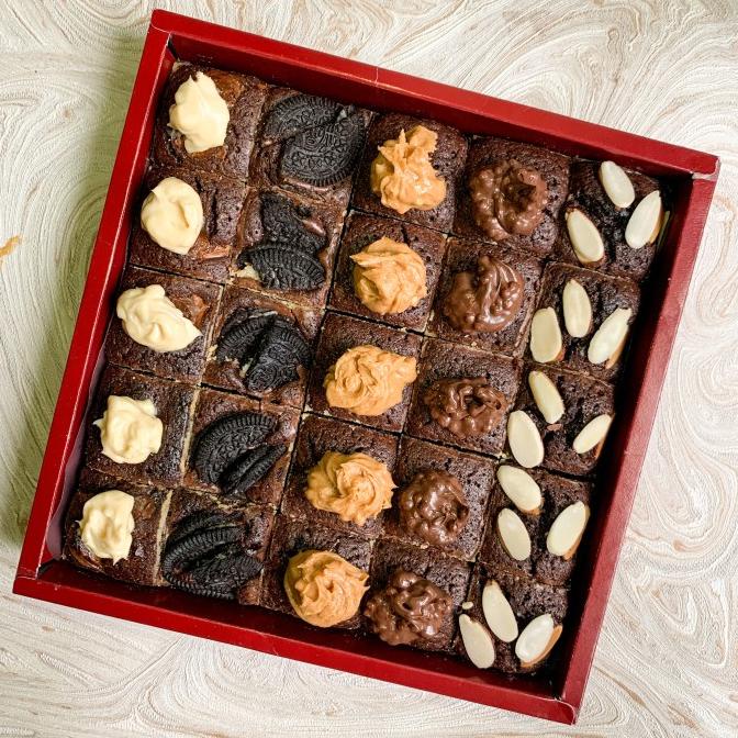 

GwudBrownie - Christmas Hampers | 20x20cm