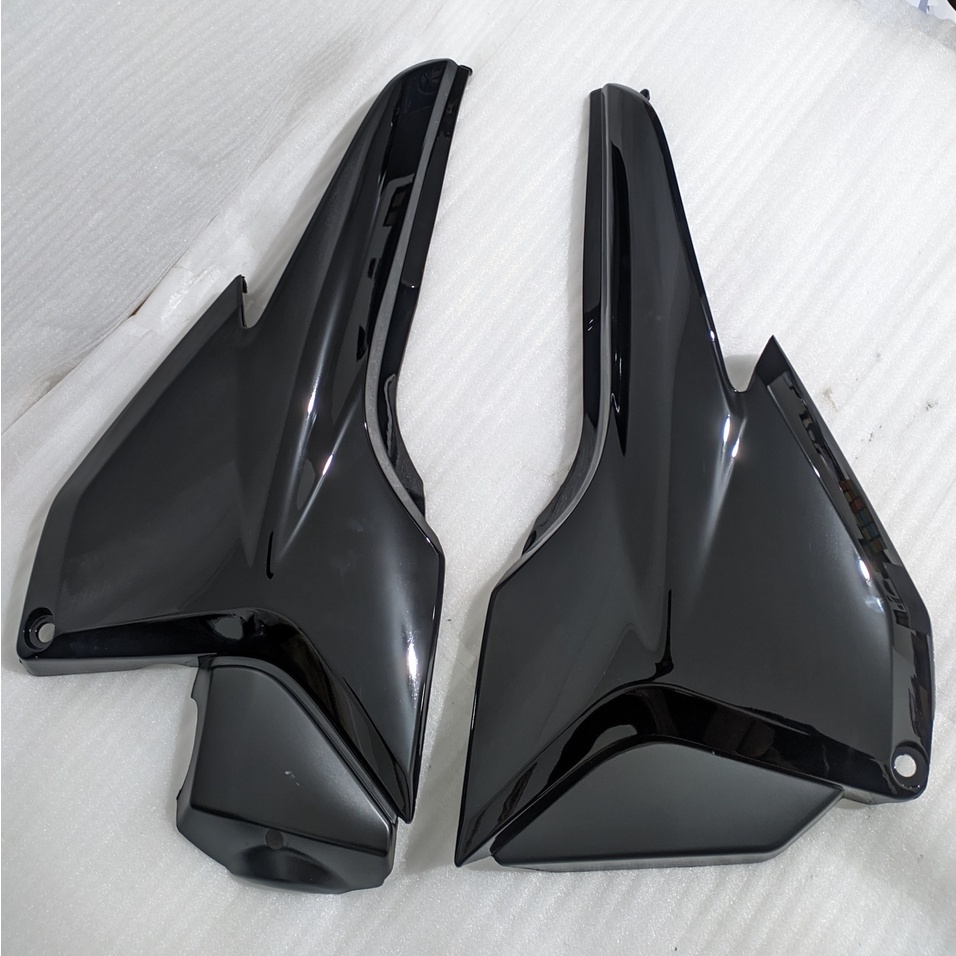 RAJAWALI MOTOR - Box Samping Mega Pro 2006 2007 2008 2009 Hitam (1 pasang) WIN | cover motor honda m