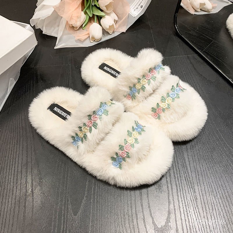 Sandal berbulu wanita di luar memakai peri angin ceruk baru anti selip seratus mengambil kata sandal