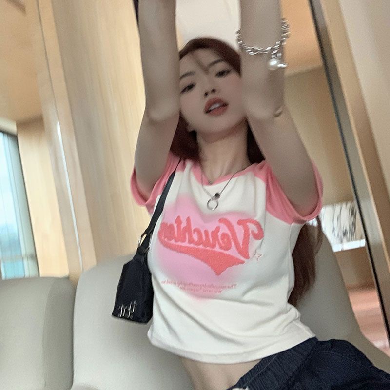 Red 2023 musim panas baru gaya keinginan murni manis hot gadis slim fit pendek lengan pendek T-shirt wanita chic all-match in top