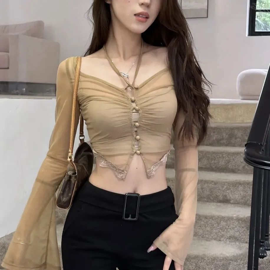 Red 2023 Musim Panas Luo Ge Hilang Gosong Seksi Keinginan Murni Menggantung Leher Top Wanita Manis Bumbu Gadis Cardigan + Suspender two-Piece Set