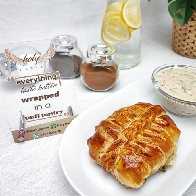 

Promo Salmon en croute wellington with mushroom sauce - half size