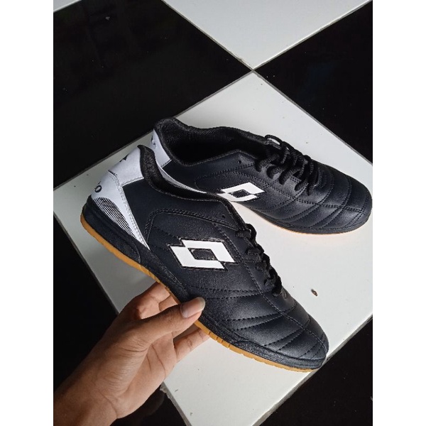 Sepatu futsal jumbo size 44,45,46,47