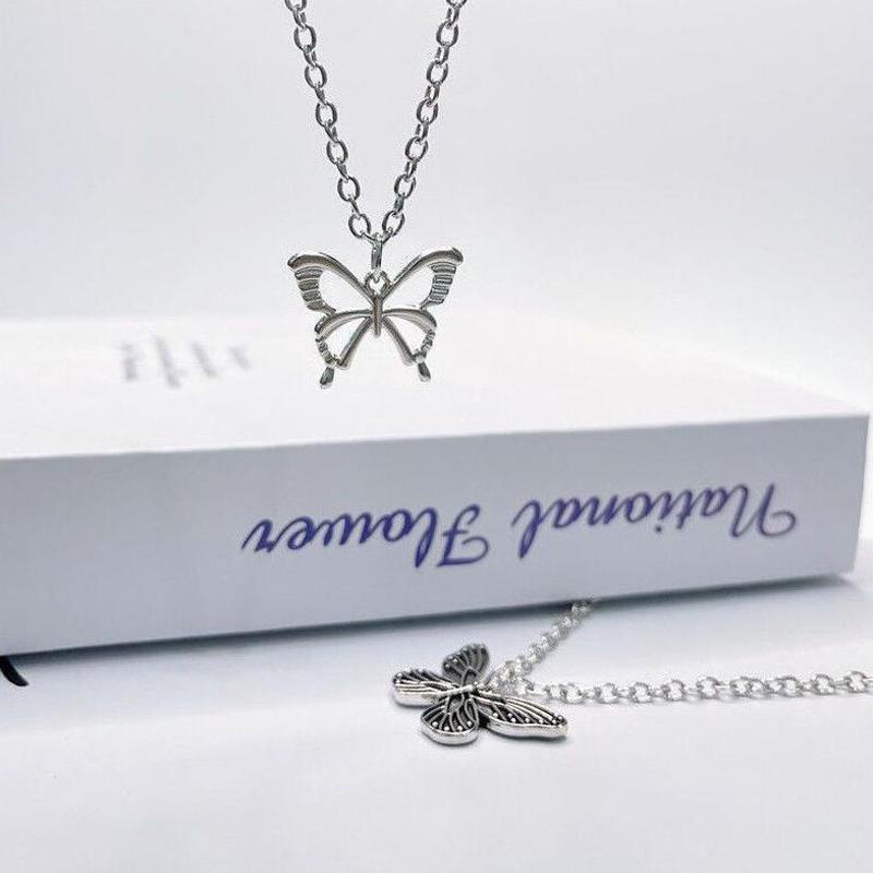 【COD】Kalung kupu-kupu halus Serbaguna Retro Gaya Korea Pasangan Liontin Sederhana Aksesoris