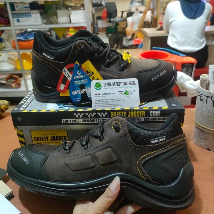Terlaris Sepatu Safety Jogger Lava S3 Brown Original Asli