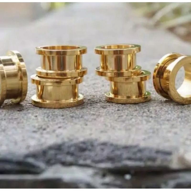 Piercing Emas  tindik pria  / anting plug titanium / anting pria
