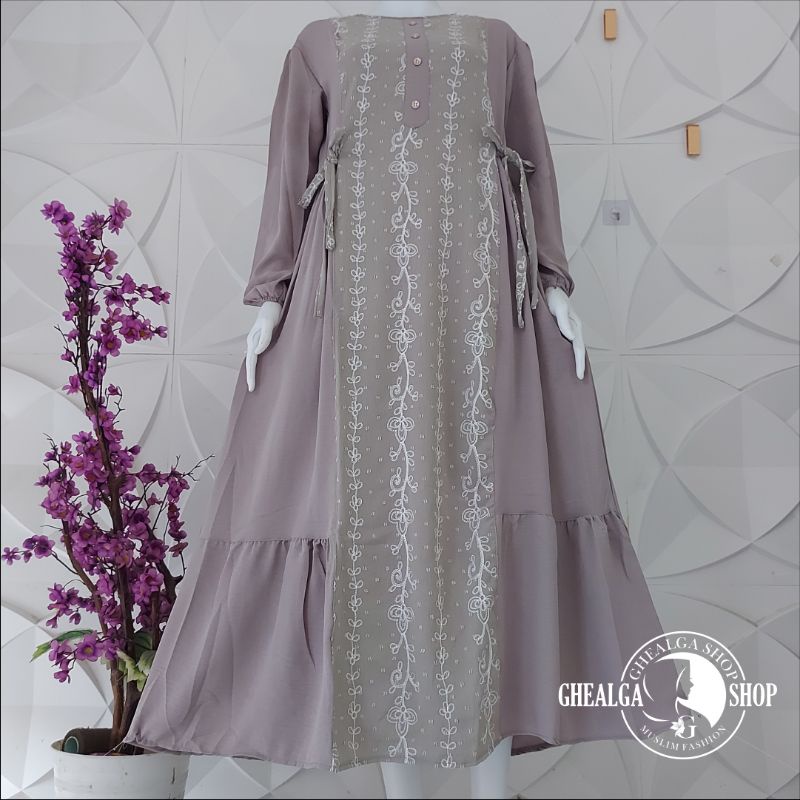 Gamis Kekinian Avika Lisa Desain Simple Mewah Terbaru