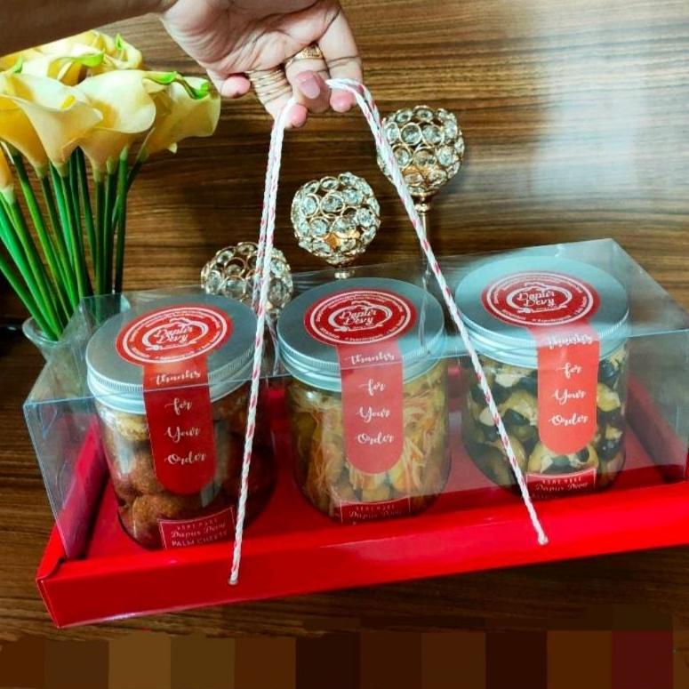 

(TERBARU) Box Mika hampers lebaran kue kering 3 toples tabung premium