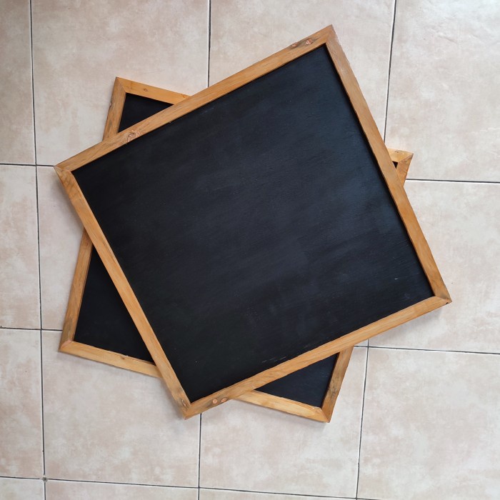 

Terlaris Papan Tulis Kapur Chalkboard / Chalk Board Gantung Model Kotak