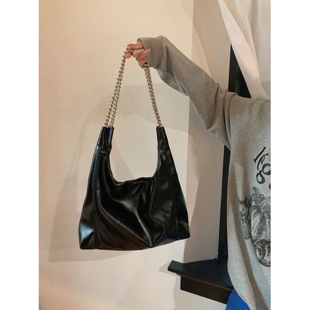 Red Tas jinjing rantai Korea tas berkapasitas besar 2023 mode baru tas kulit lembut komuter tas wanita tas bahu ketiak