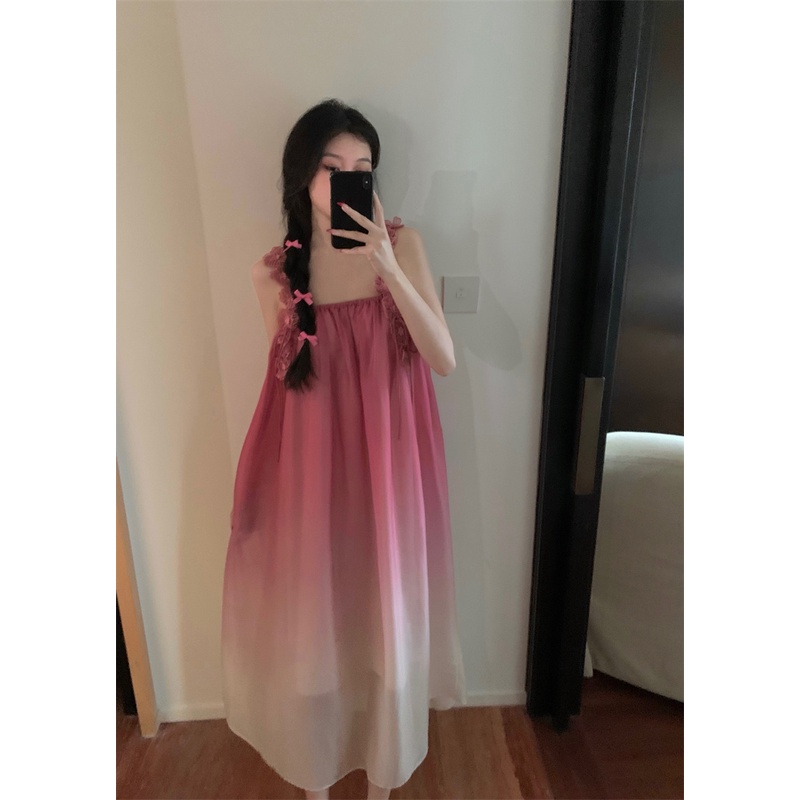 Red dreesFrench Gradient Suspender Dress Seaside Vacation Chiffon Dress Wanita Temperamen Musim Panas Rok Longgar