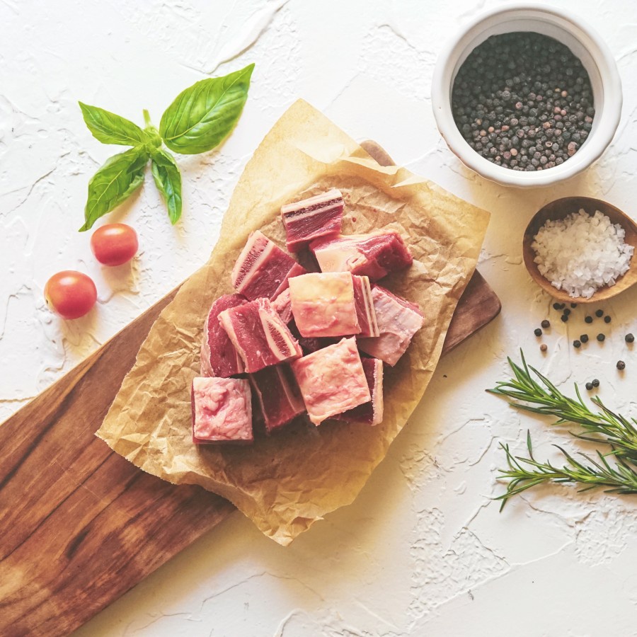 

Grass Fed Short Ribs Cube (Daging Iga Grassfed Halal) Frozen 500 gr-JktBar