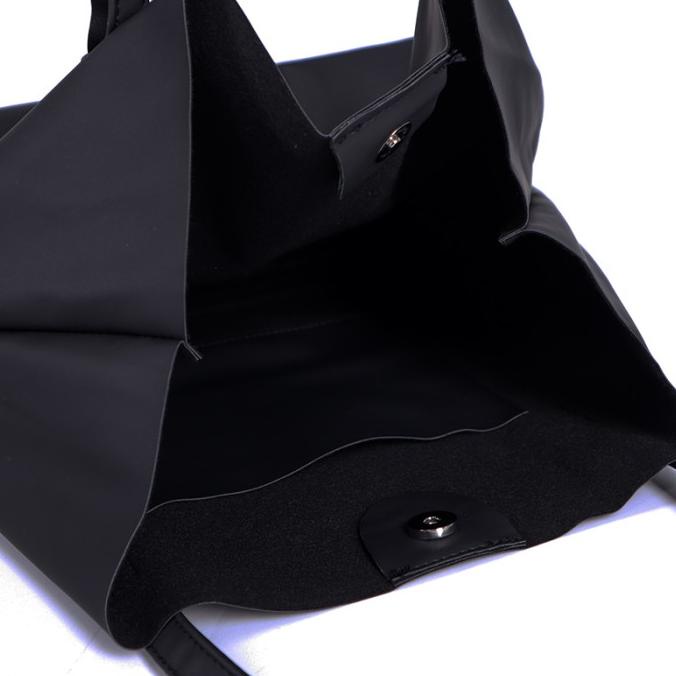 Tote Bag Tas wanita besar Mary Kate Magnetic Button Black Beauty Gum