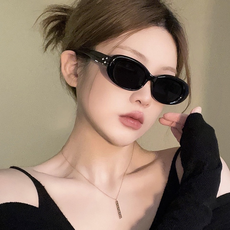 Kacamata Hitam Bingkai Kecil Retro Korea Untuk Wanita Pria Gaya Vintage Sunnies