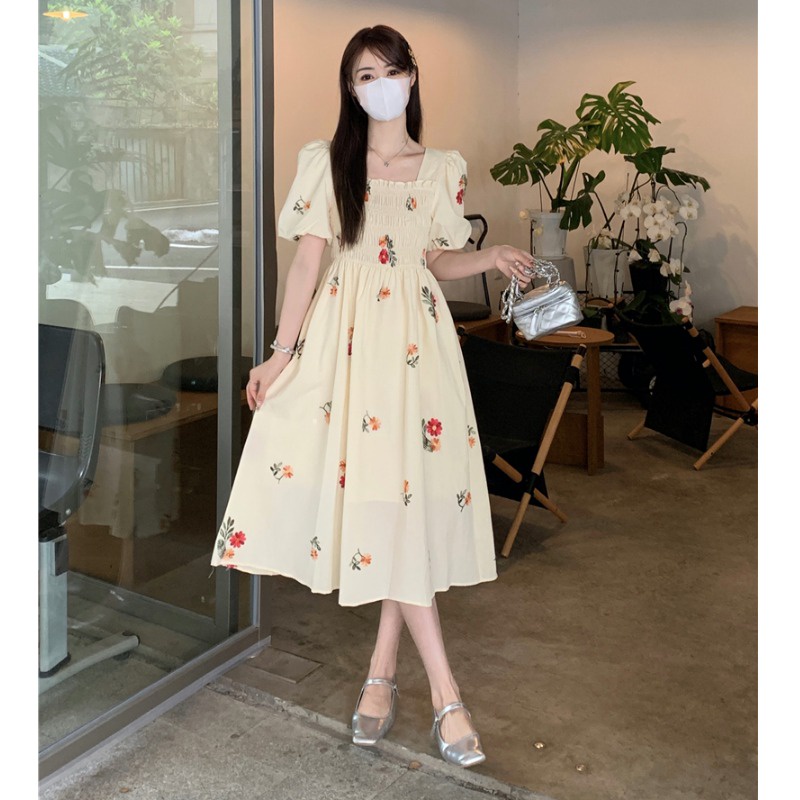 Red Desain Prancis musim panas rasa industri berat bordir pinggang pelangsing rok a-line lengan engah gaun wanita kecil