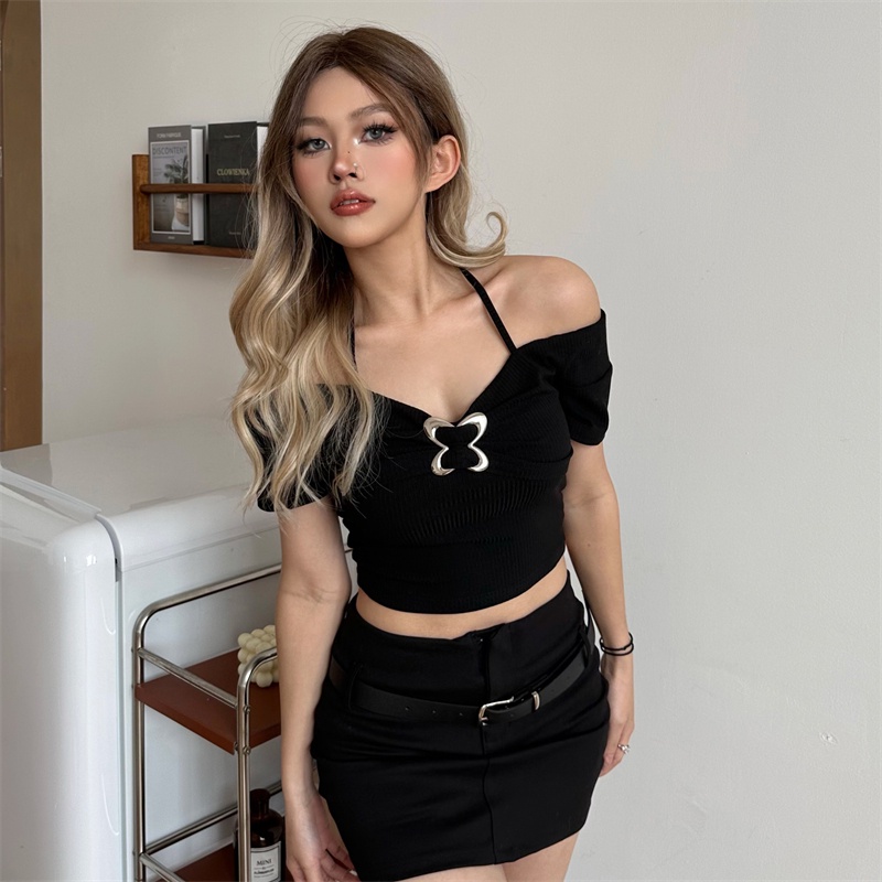 ☢✳♨cropped top chic high street keren tampan dan seksi satu bahu kupu-kupu gesper dekorasi temperamen all-match T-shirt untuk wanita #COD